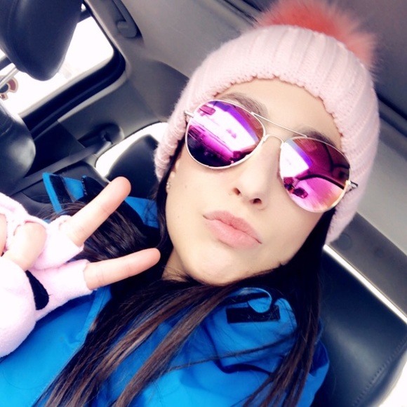 Meet your Posher, Brenna - Picture 1 of 1